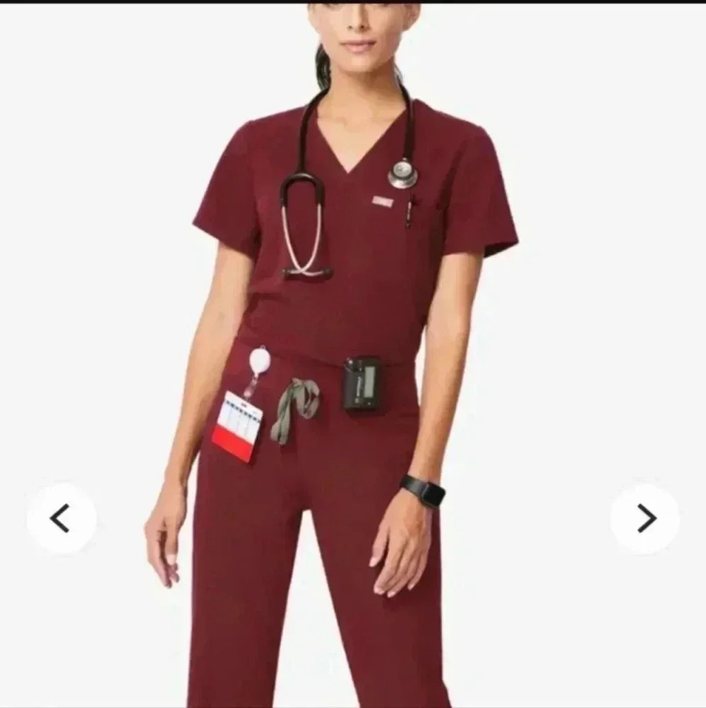Figs women's scrub set burgundy